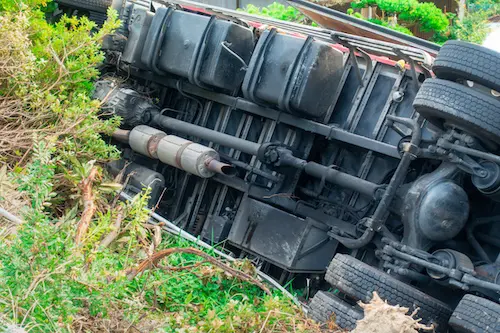 How to Handle a Trucking Company in an Accident Claim